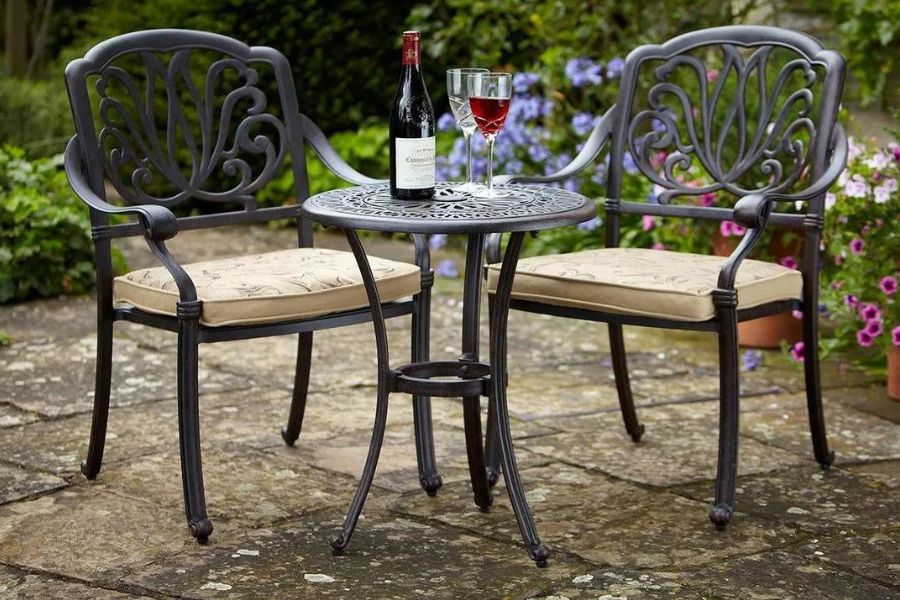 Bộ bàn ghế sân vườn bằng kim loại