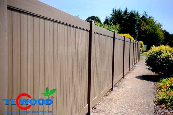 Hàng rào gỗ nhựa TecWood - Thiết kế sang trọng, chất lượng và độ bền cao. Hàng rào gỗ nhựa TecWood mang đến sự hoàn hảo và tinh tế, đem lại cho bạn một không gian sống tuyệt vời và đẳng cấp.
